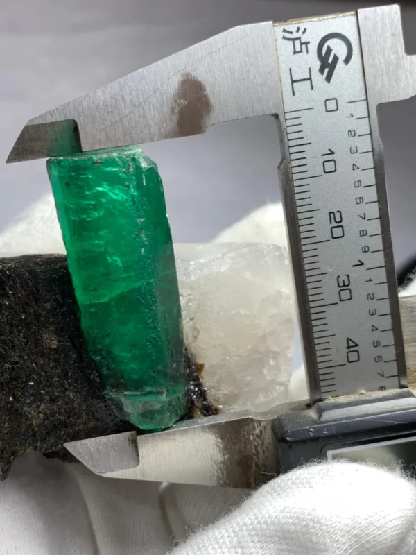 Rough Emerald - Image 4